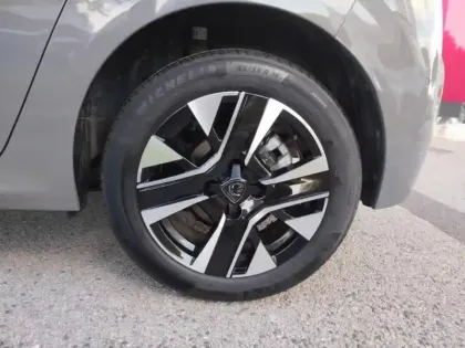 Photo 14 Peugeot 208  1.2 Hybrid 100ch Allure e-DCS6