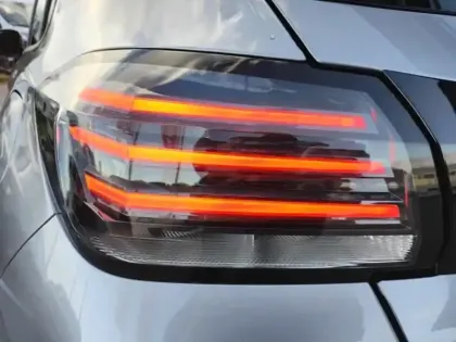 Photo 8 Peugeot 208  1.2 Hybrid 100ch Allure e-DCS6