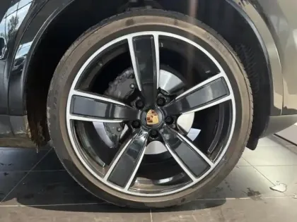 Photo 8 Porsche Cayenne  Coupé 3.0 V6 462ch E-Hybrid Platinum Edition