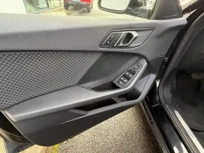 Photo 6 BMW Serie 1 Série 1 118iA 136ch Business Design DKG7