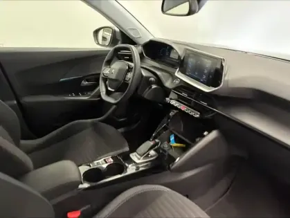 Photo 13 Peugeot 2008  e- 136ch Style