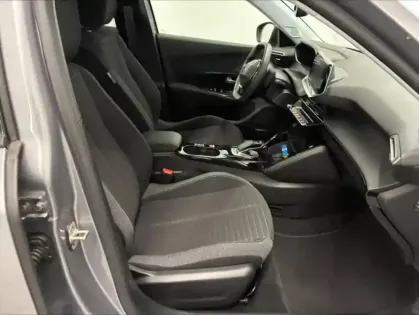 Photo 11 Peugeot 2008  e- 136ch Style