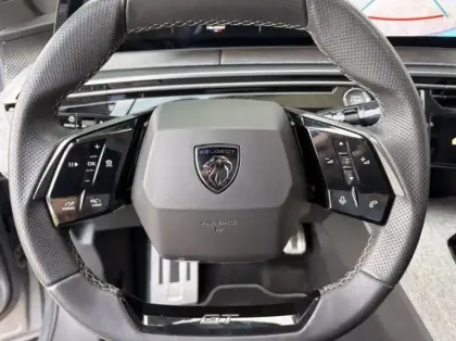 Photo 12 Peugeot 3008  1.2 Hybrid 136ch GT e-DCS6