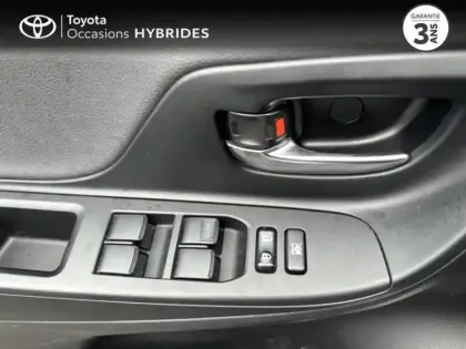 Photo 13 Toyota Yaris  100h Dynamic 5p RC19