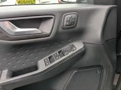 Photo 8 Ford Kuga Gén. III Ph1 Vignale 5