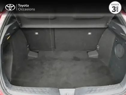 Photo 9 Toyota C-HR  122h Collection 2WD E-CVT Cuir Alcantara