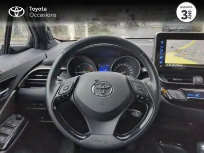 Photo 8 Toyota C-HR  122h Collection 2WD E-CVT Cuir Alcantara