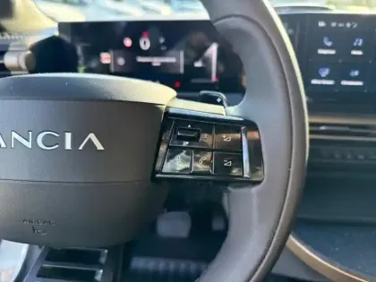 Photo 14 Lancia Ypsilon  1.2 Ibrida 100ch LX eDCT6