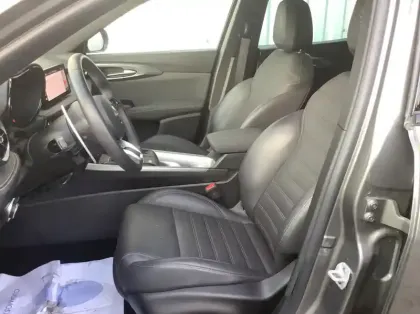 Photo 10 Alfa Romeo Tonale Nouveau 1.5 Hybrid 160 ch VGT TCT7 Veloce