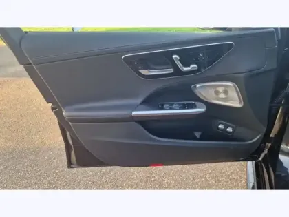 Photo 17 Mercedes Classe C Berline 300 e Hybrid EQ AMG Line