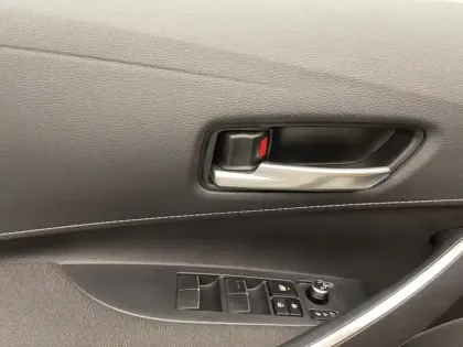 Photo 15 Toyota Corolla Hybride 140h Dynamic