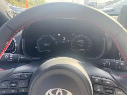 Photo 19 Toyota Yaris Hybride 130h GR SPORT