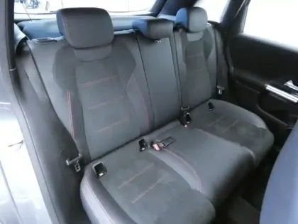 Photo 8 Mercedes Classe B 180 d AMG Line Edition