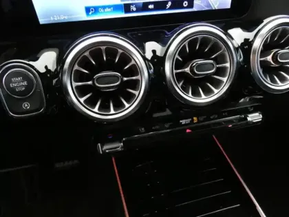 Photo 18 Mercedes Classe B 180 d AMG Line Edition