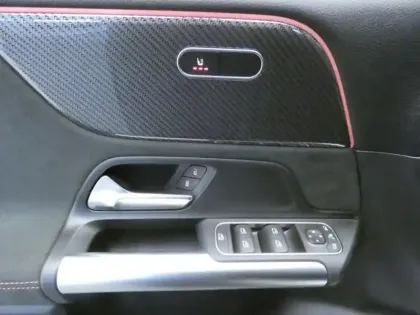 Photo 11 Mercedes Classe B 180 d AMG Line Edition