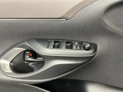 Photo 9 Toyota Yaris Gén. I Ph1 Collection 5