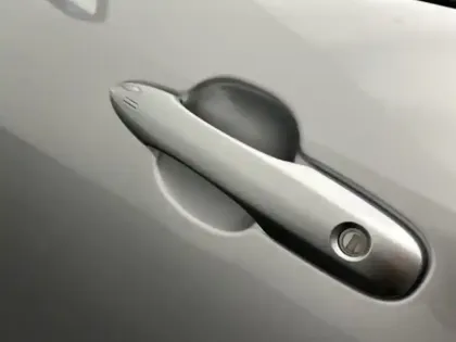 Photo 12 Toyota Yaris Gén. I Ph1 Collection 5