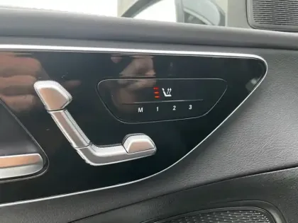 Photo 13 Mercedes Classe C Berline 300 e Hybrid EQ AMG Line