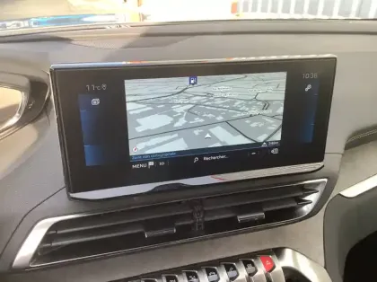 Photo 14 Peugeot 3008 Hybrid 136 e-DCS6 GT