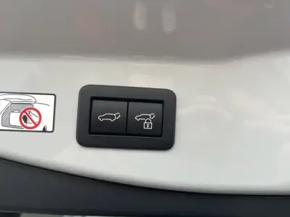 Photo 8 Toyota C-HR 2.0 Hybride 200 GR Sport Toit panoramique + Pack