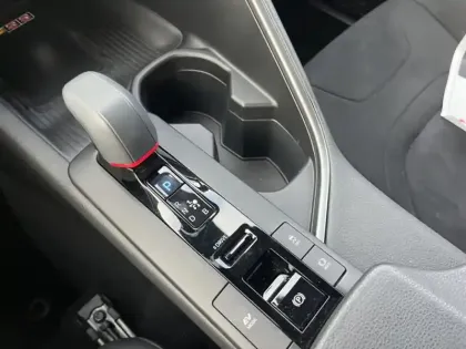 Photo 21 Toyota C-HR 2.0 Hybride 200 GR Sport Toit panoramique + Pack