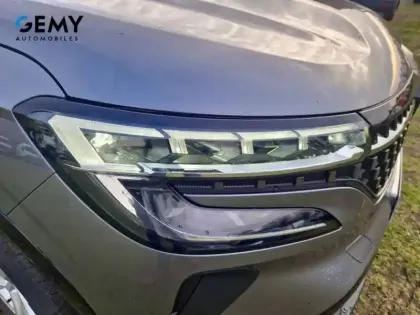 Photo 22 Renault Austral  E-Tech full hybrid 200 GSR2