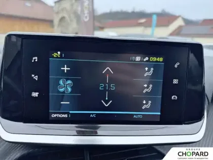 Photo 12 Peugeot 208  Electrique 50 kWh 136ch