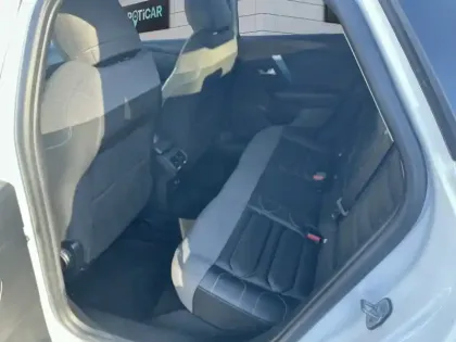 Photo 11 Citroën C4 e- 136 ch Automatique