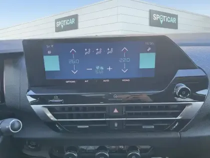 Photo 16 Citroën C4 e- 136 ch Automatique