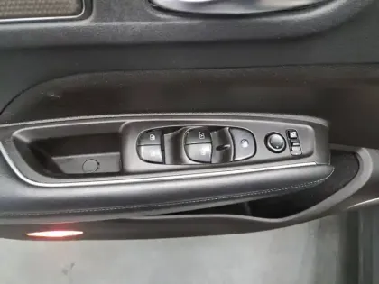 Photo 74 Renault Koleos Gén. II Ph1 Initiale Paris 5