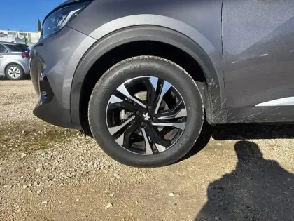 Photo 10 Peugeot 2008  PureTech 130 S&S EAT8