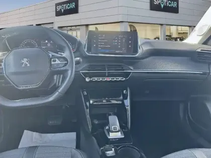 Photo 7 Peugeot 2008  PureTech 130 S&S EAT8