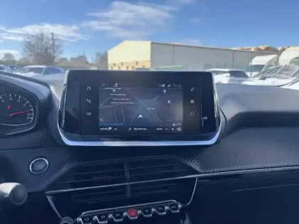 Photo 13 Peugeot 2008  PureTech 130 S&S EAT8