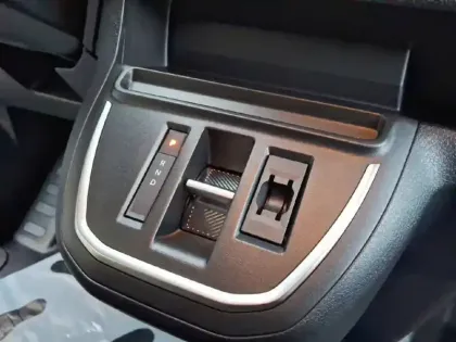 Photo 13 Peugeot Expert  FGN M BLUEHDI 145 S&S EAT8