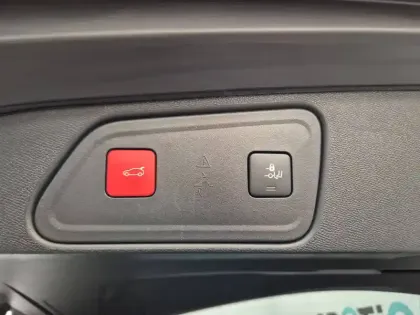 Photo 36 Peugeot 3008  Hybrid 225 e-EAT8