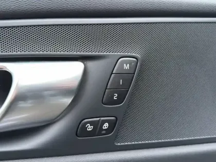 Photo 13 Volvo Xc60  B4 197 ch Geartronic 8