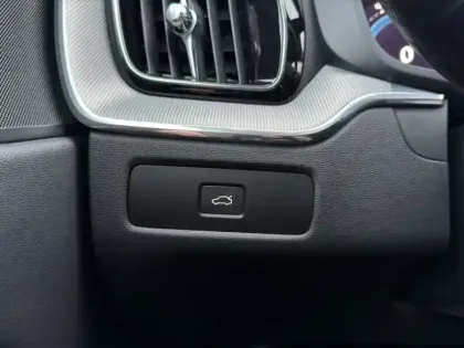 Photo 19 Volvo Xc60  B4 197 ch Geartronic 8