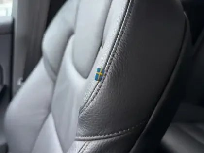 Photo 23 Volvo Xc60  B4 197 ch Geartronic 8