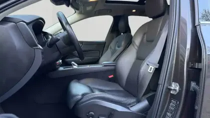 Photo 15 Volvo Xc60  T8 Recharge AWD 303 ch + 87 ch Geartronic 8