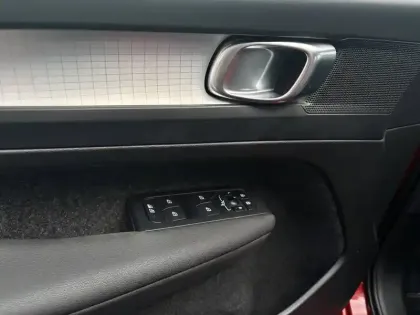 Photo 16 Volvo Xc40  B3 163 ch DCT7