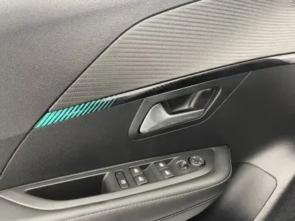 Photo 24 Peugeot 208  PureTech 100 S&S BVM6