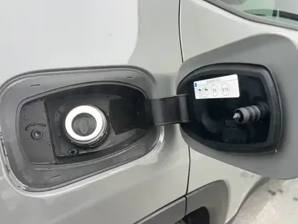 Photo 25 Jeep Compass  1.3 GSE T4 190 ch PHEV AT6 4xe eAWD