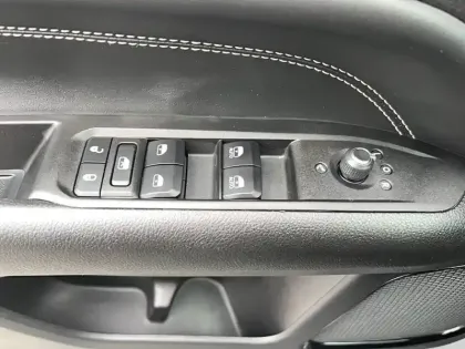 Photo 108 Jeep Compass  1.3 GSE T4 190 ch PHEV AT6 4xe eAWD