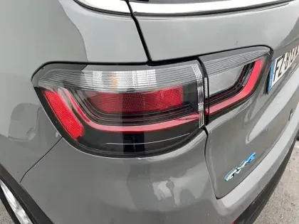 Photo 28 Jeep Compass  1.3 GSE T4 190 ch PHEV AT6 4xe eAWD