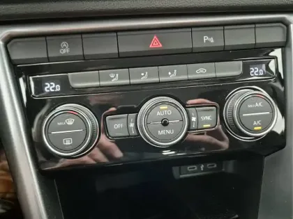 Photo 29 Volkswagen T-roc  1.0 TSI 110 Start/Stop BVM6