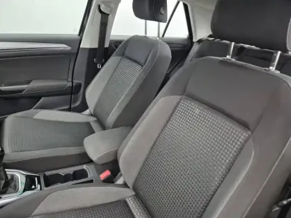 Photo 23 Volkswagen T-roc  1.0 TSI 110 Start/Stop BVM6