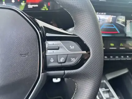 Photo 19 Peugeot 308  SW BlueHDi 130ch S&S EAT8