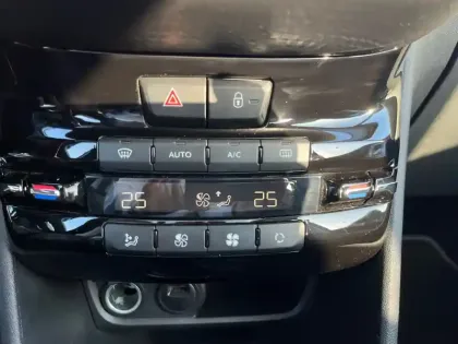 Photo 23 Peugeot 2008  110ch S&S BVM6