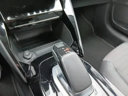 Photo 13 Peugeot 208  Electrique 50 kWh 136ch