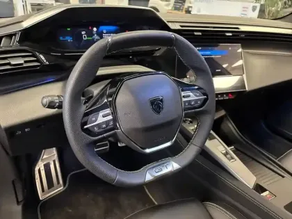 Photo 8 Peugeot 408  Electrique 58 kWh 210ch